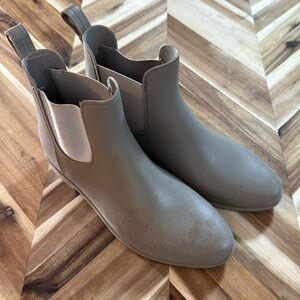 Women’s Gray Rainboots